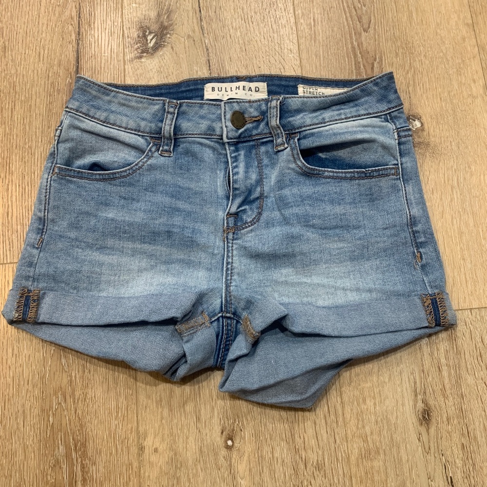 Bullhead Jean shorts - Picture 1 of 3